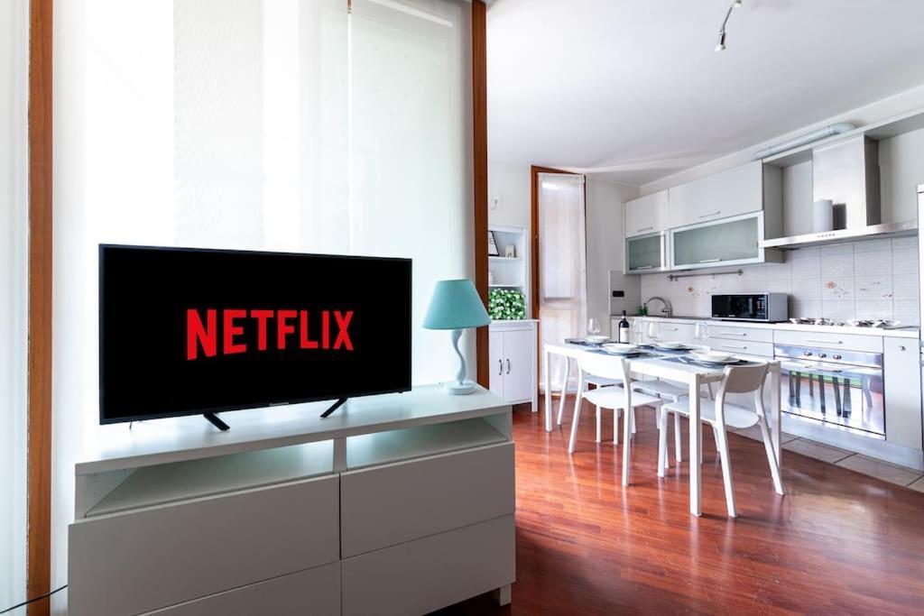 Appartamento Caterina A 5 Minuti Da Milano Fiere E San Siro Con Wifi-Netflix-Free Parking Экстерьер фото