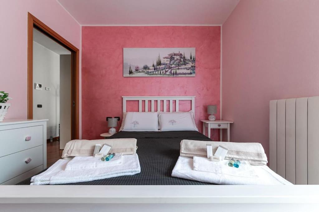 Appartamento Caterina A 5 Minuti Da Milano Fiere E San Siro Con Wifi-Netflix-Free Parking Экстерьер фото